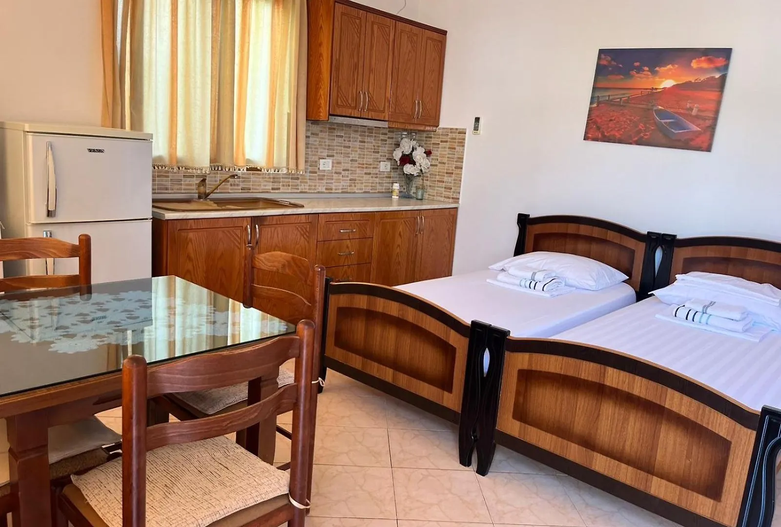 Center Apartament Ksamil 0*,  Albania
